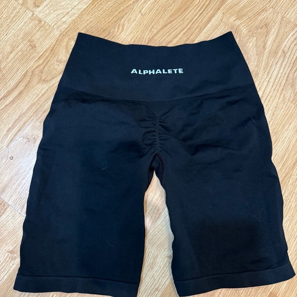 Alphalete amplify shorts - Picture 2 of 5